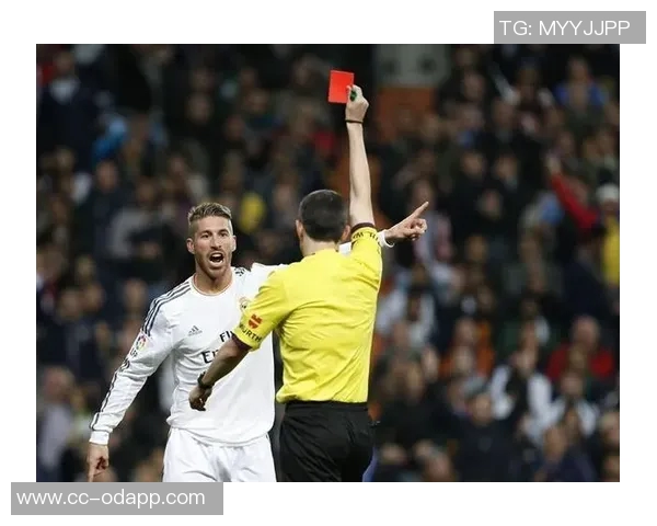 古利特直言佩德里拉拽维尼修斯应判红牌此举严重影响比赛公正性