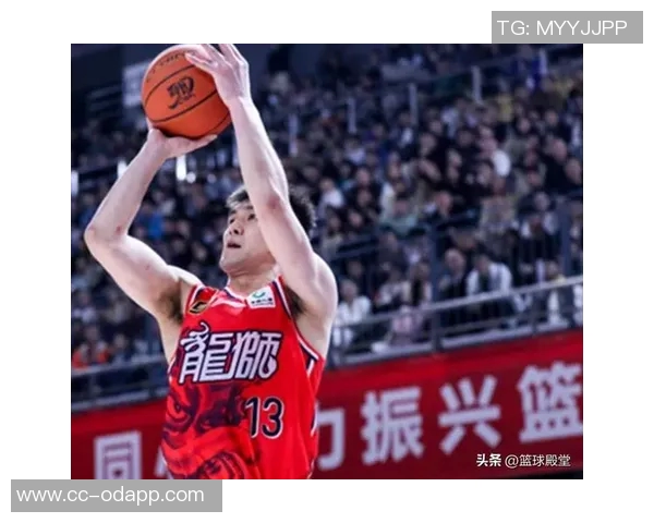 郭艾伦次节回暖表现亮眼半场首发13分钟贡献4分4助攻助力球队