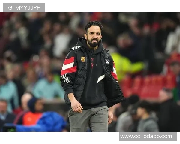 曼联高层认可阿莫林执教表现将于明夏着手补强中场位置 曼联高层认可阿莫林执教表现将于明夏着手补强中场位置