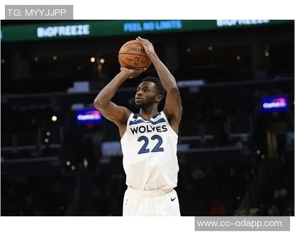 维金斯半场表现出色9投6中斩获15分4篮板3助攻正负值高达14 维金斯半场表现出色9投6中斩获15分4篮板3助攻正负值高达14